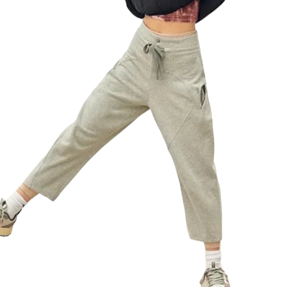 Free People Movement Summit Scout Pants in Light Gray Size Medium NWT